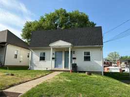 featured image of 1022 Lakeview Dr