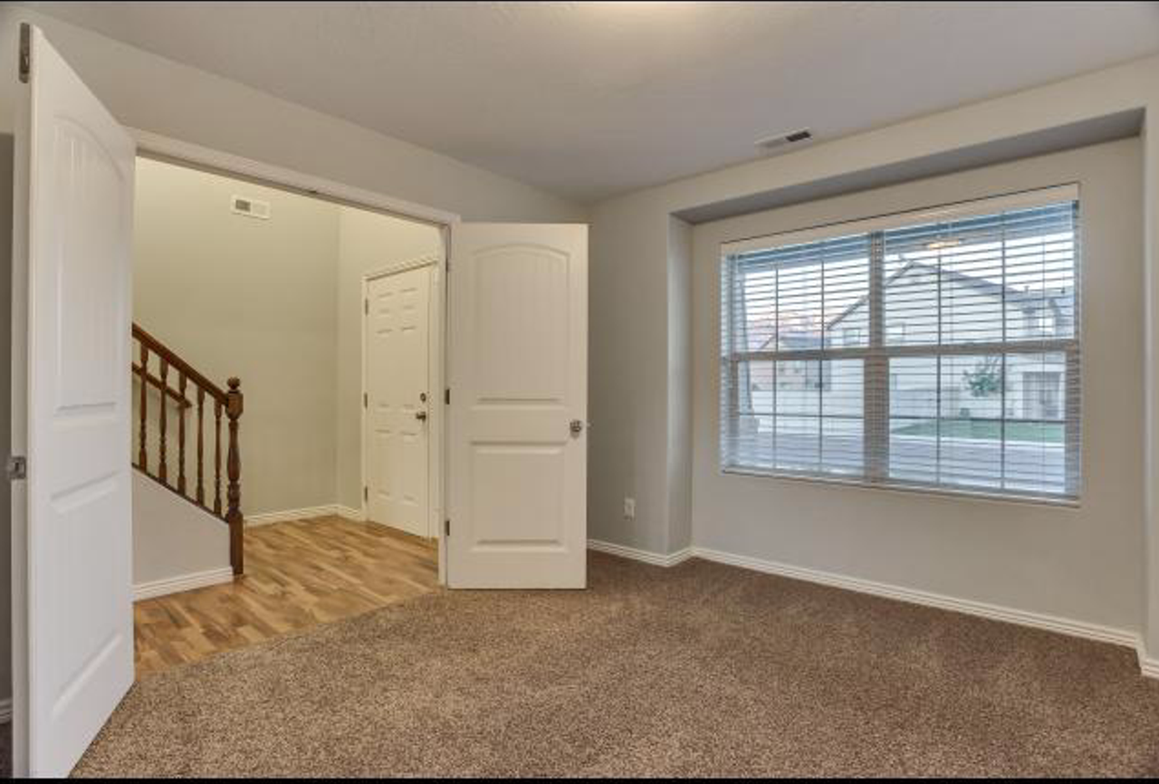 1880 S Weeping Willow Way - Photo 3 of 19