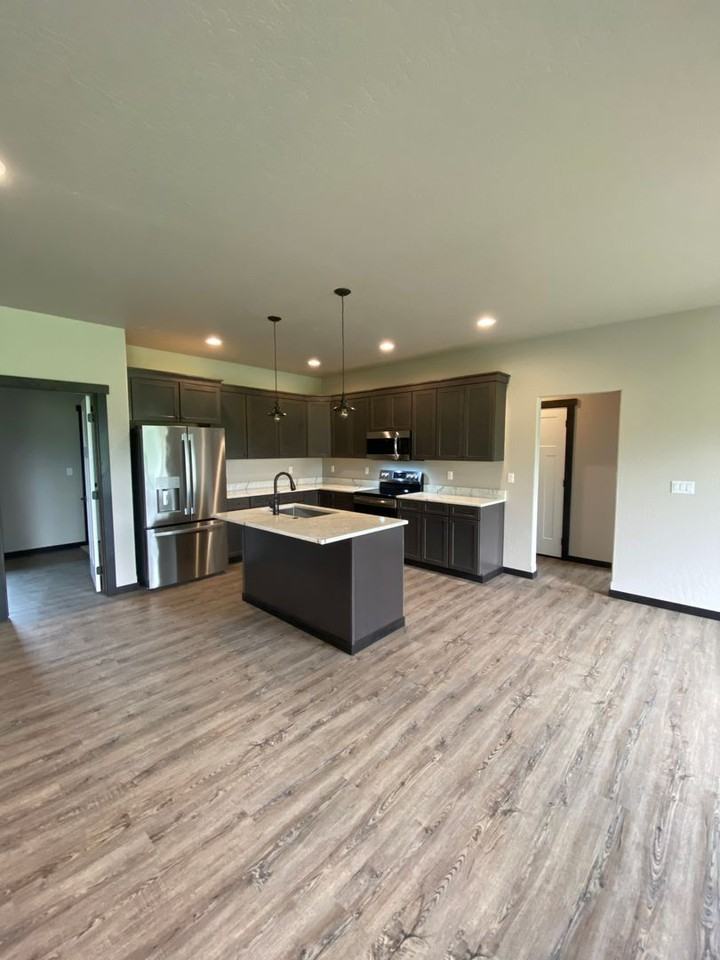198 Ironwood Dr - Photo 4 of 26