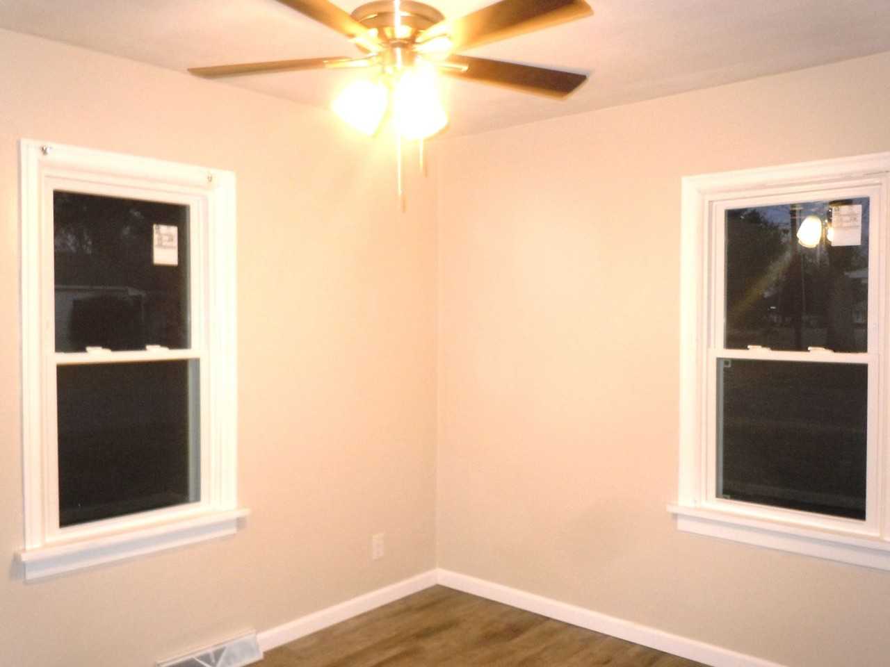 114 Greenfield Dr - Photo 6 of 10