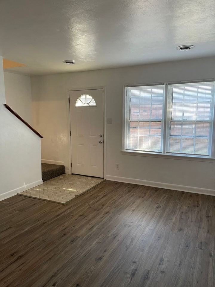 1531 Spruce St #B - Photo 2 of 25