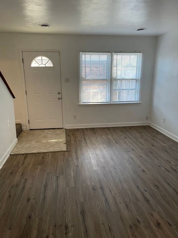 1531 Spruce St #B - Photo 4 of 25