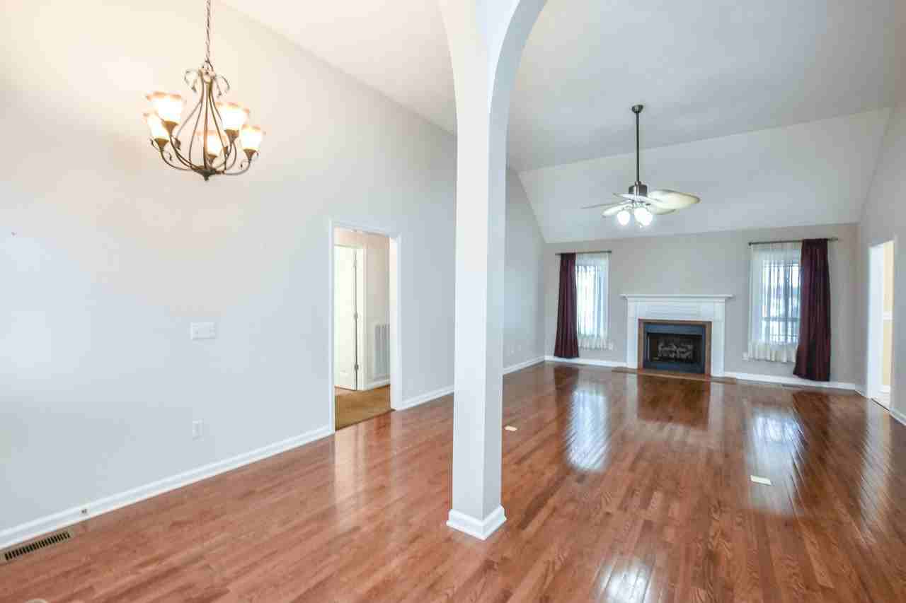 645 Fallbrook Ln - Photo 3 of 19