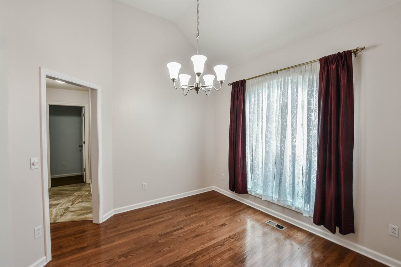 645 Fallbrook Ln - Photo 6 of 19