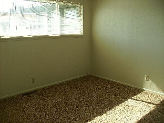 1021 W Lakeside Dr - Photo 6 of 15