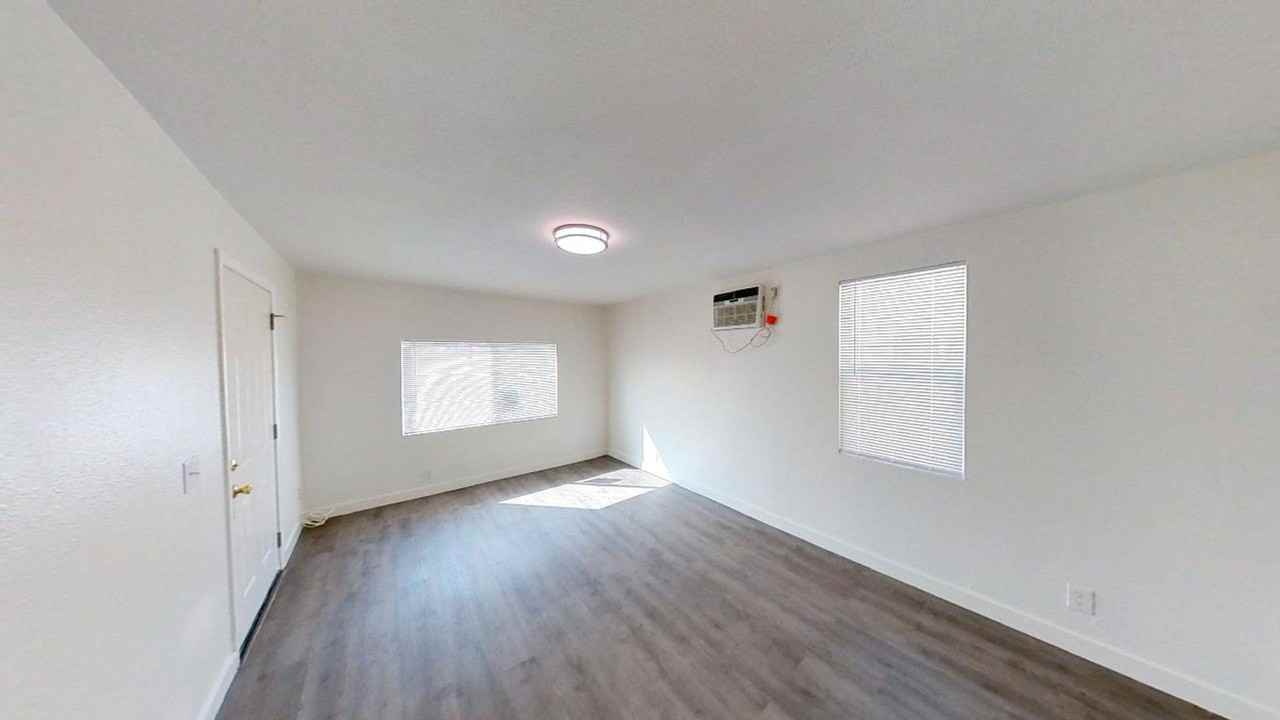 26026 9th St - Photo 2 of 11