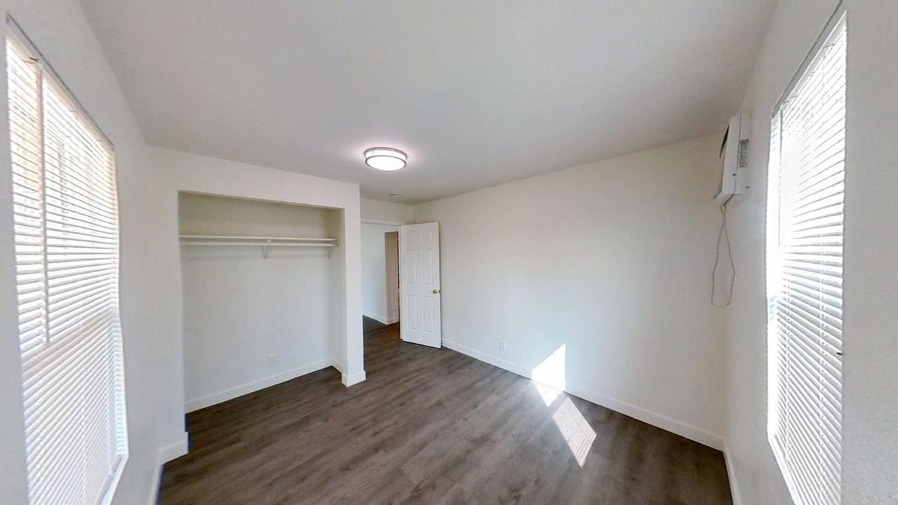 26026 9th St - Photo 6 of 11