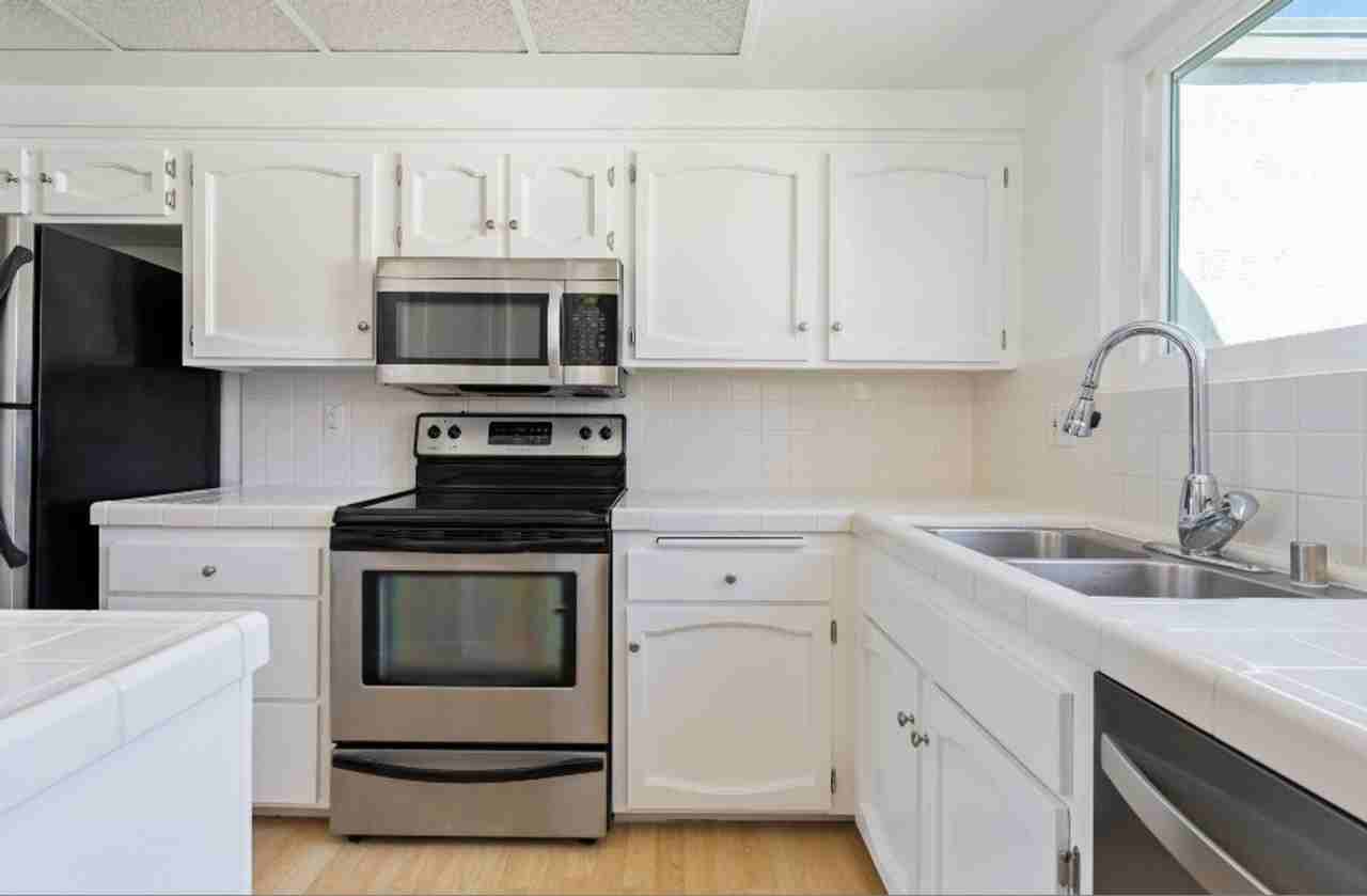 902 Caminito Madrigal #B - Photo 4 of 19