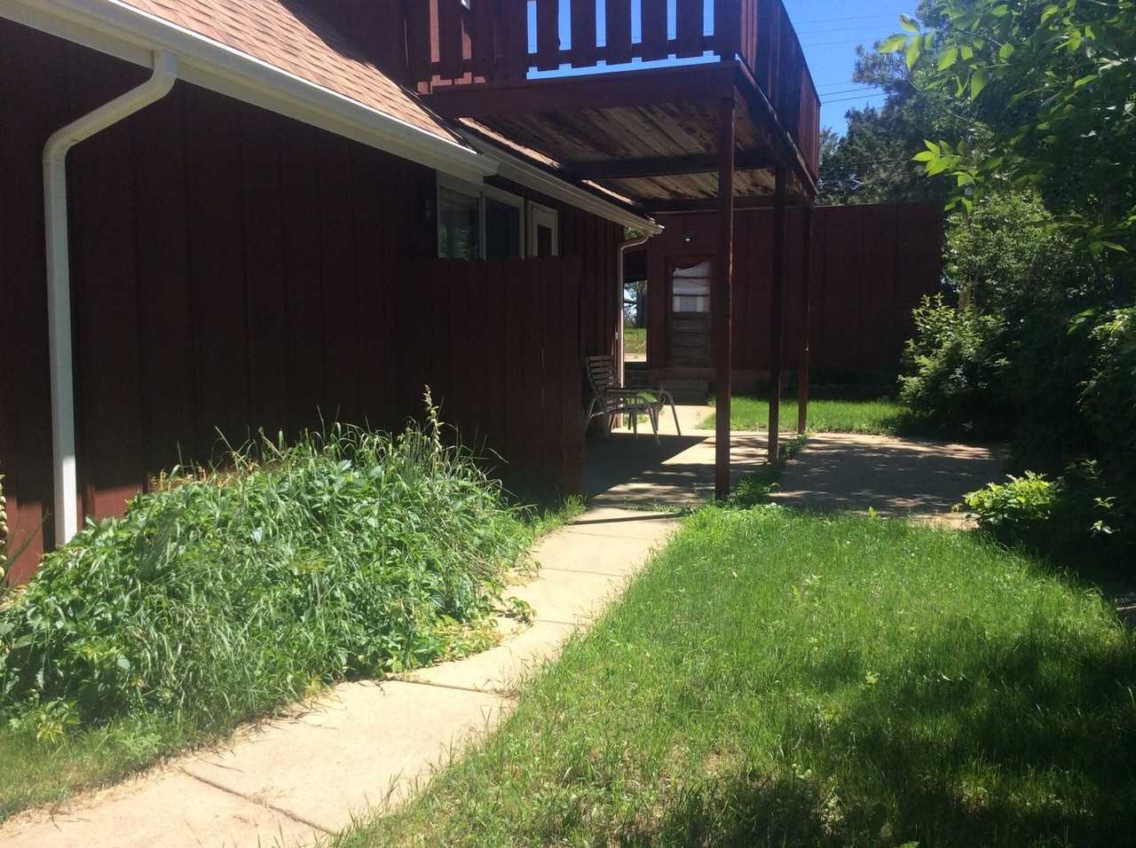 638 2nd Ave E - Photo 3 of 15