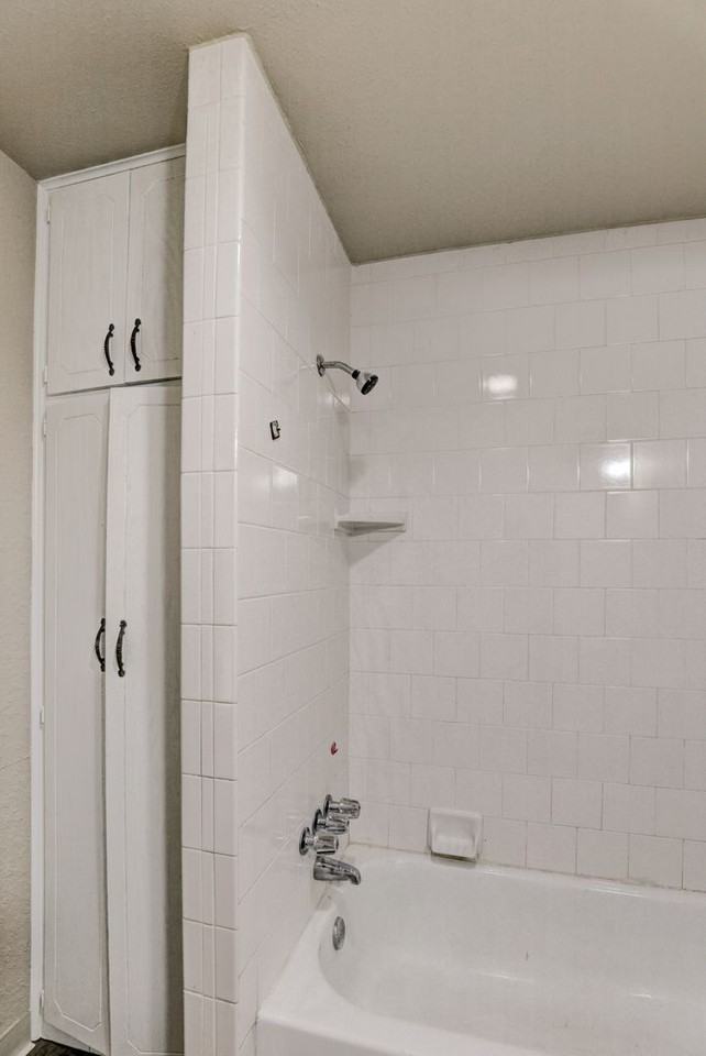 7505 Knight Lake Dr - Photo 3 of 26