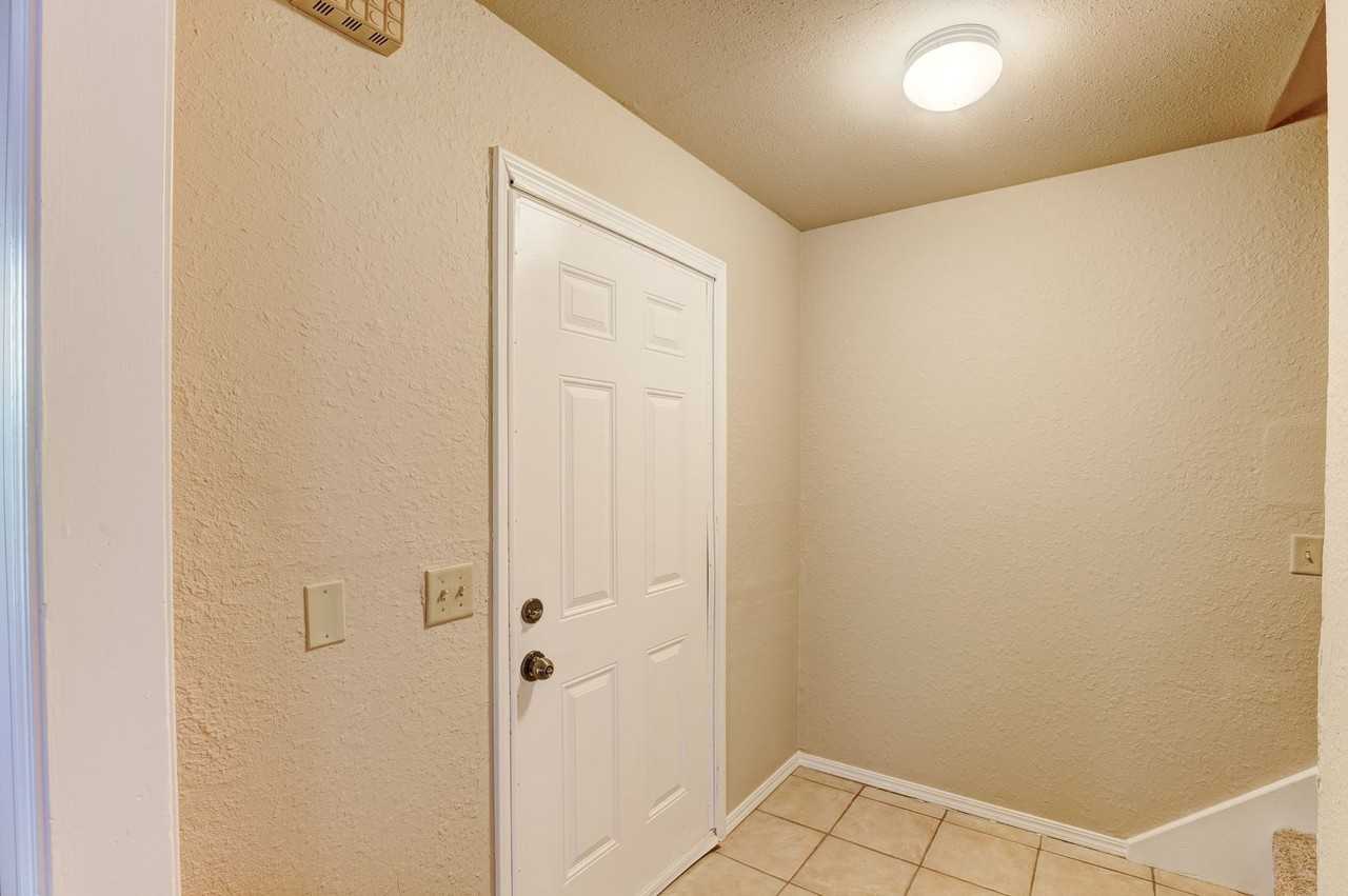 7505 Knight Lake Dr - Photo 5 of 26