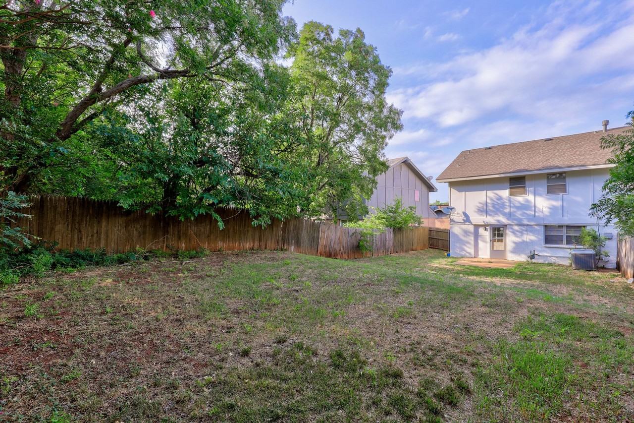 7507 Knight Lake Dr - Photo 5 of 37