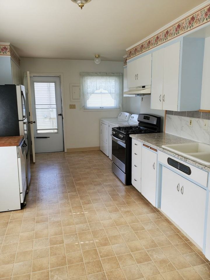 4616 Titan Ter - Photo 7 of 14