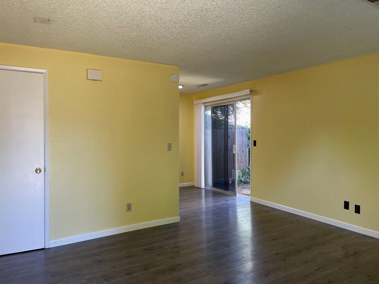 320 Ashland Ave - Photo 3 of 21