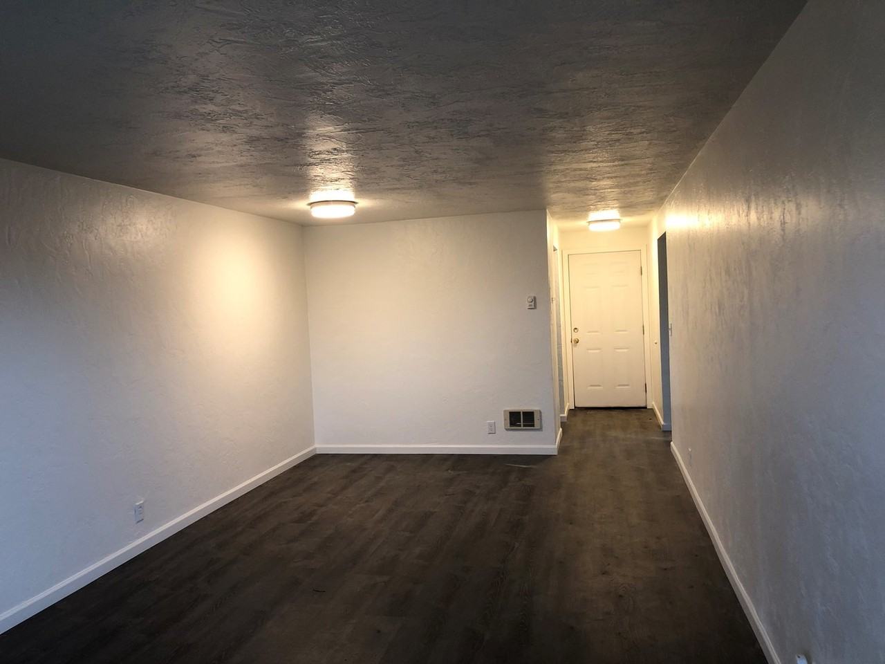 668 W Quinalt St - Photo 5 of 29