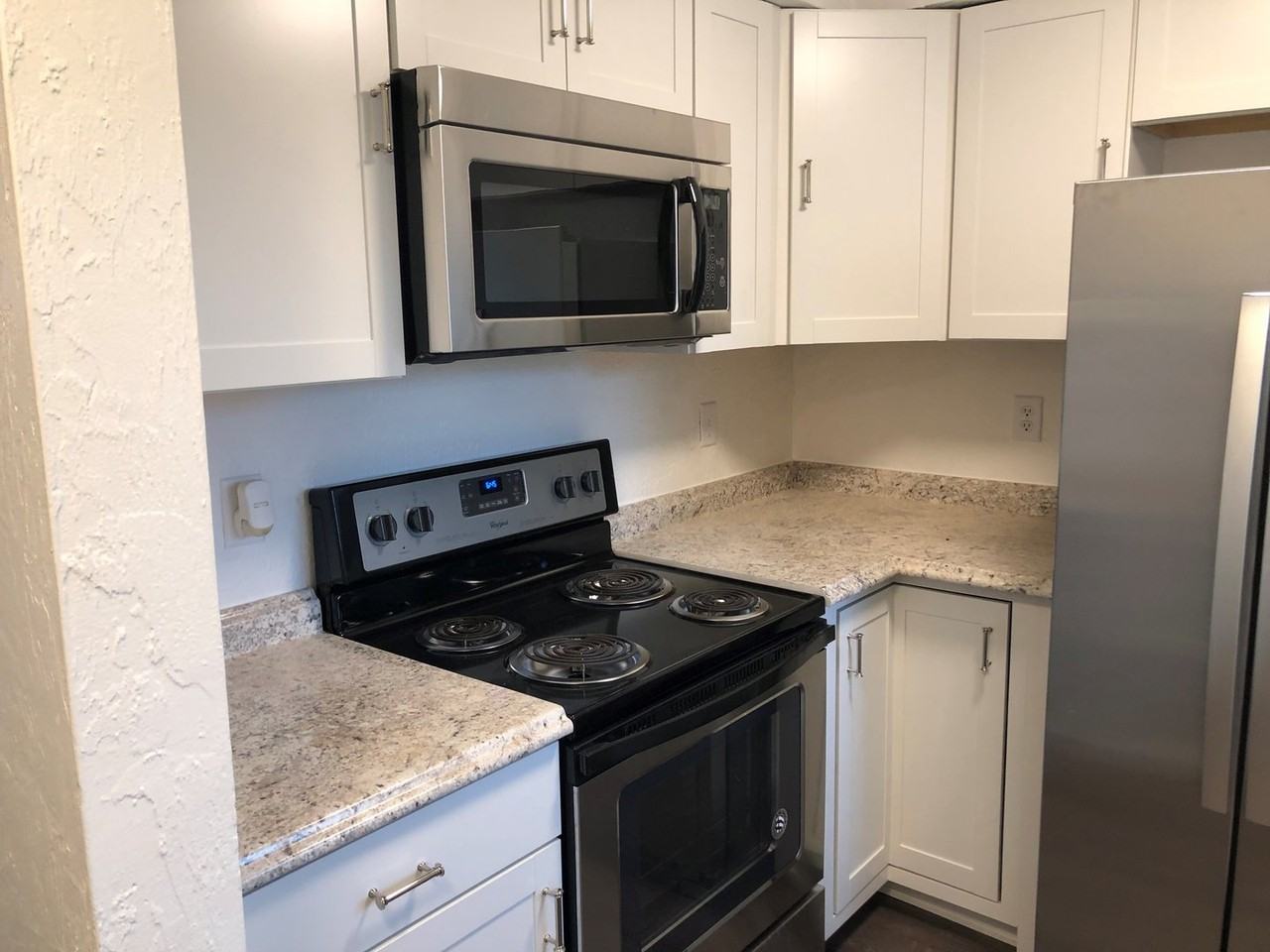 668 W Quinalt St - Photo 7 of 29