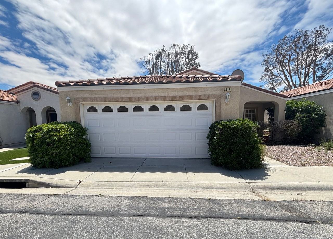2416 W Valley Vis - Photo 2 of 29