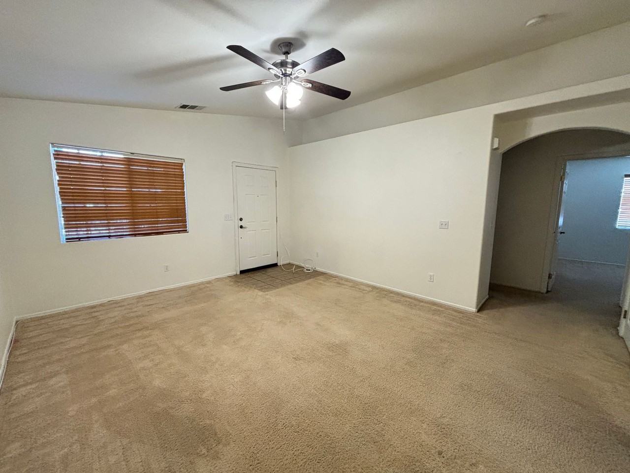 2416 W Valley Vis - Photo 5 of 29