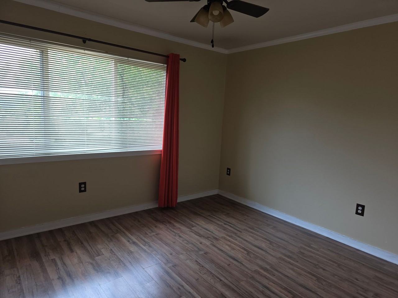 2215 Hillcrest Ave #5F - Photo 7 of 9