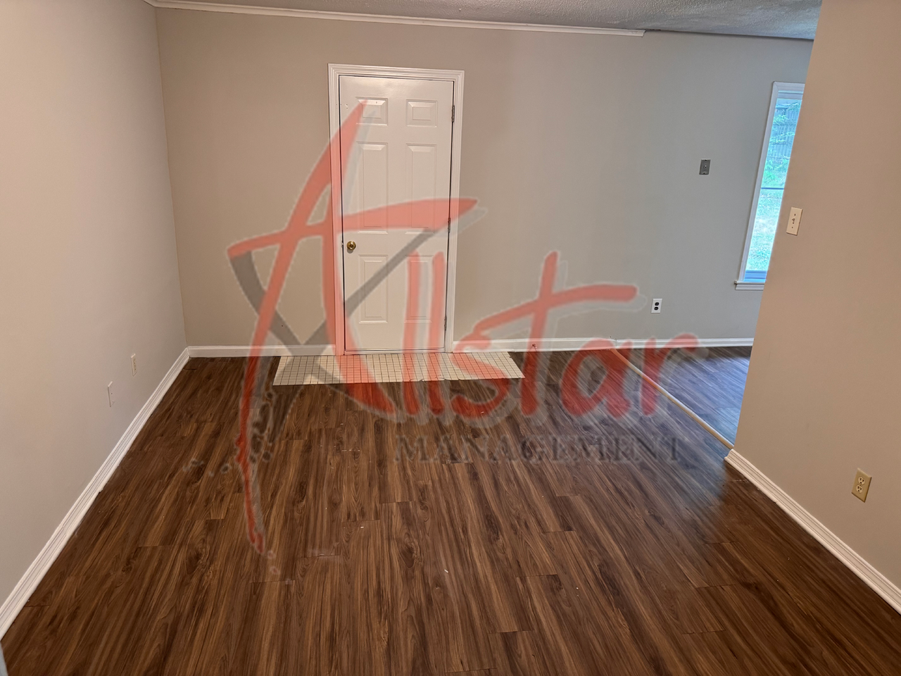 6475 Forest Glen Dr - Photo 2 of 14