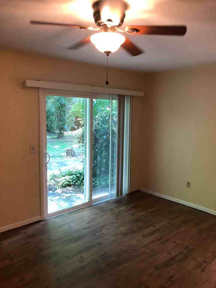 1915 Sw 42nd Ave - Photo 6 of 29