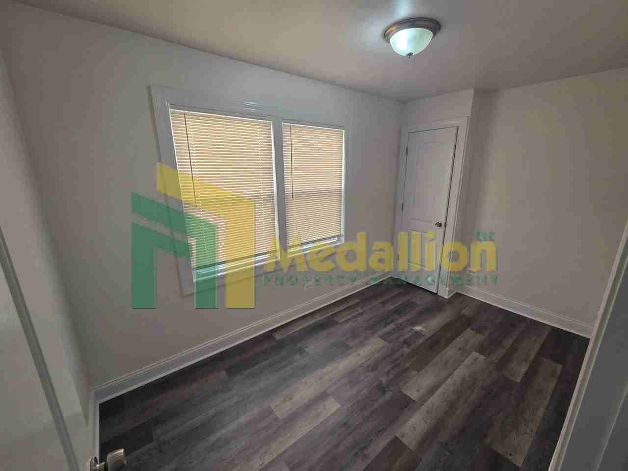 9341 S Parnell Ave - Photo 7 of 16