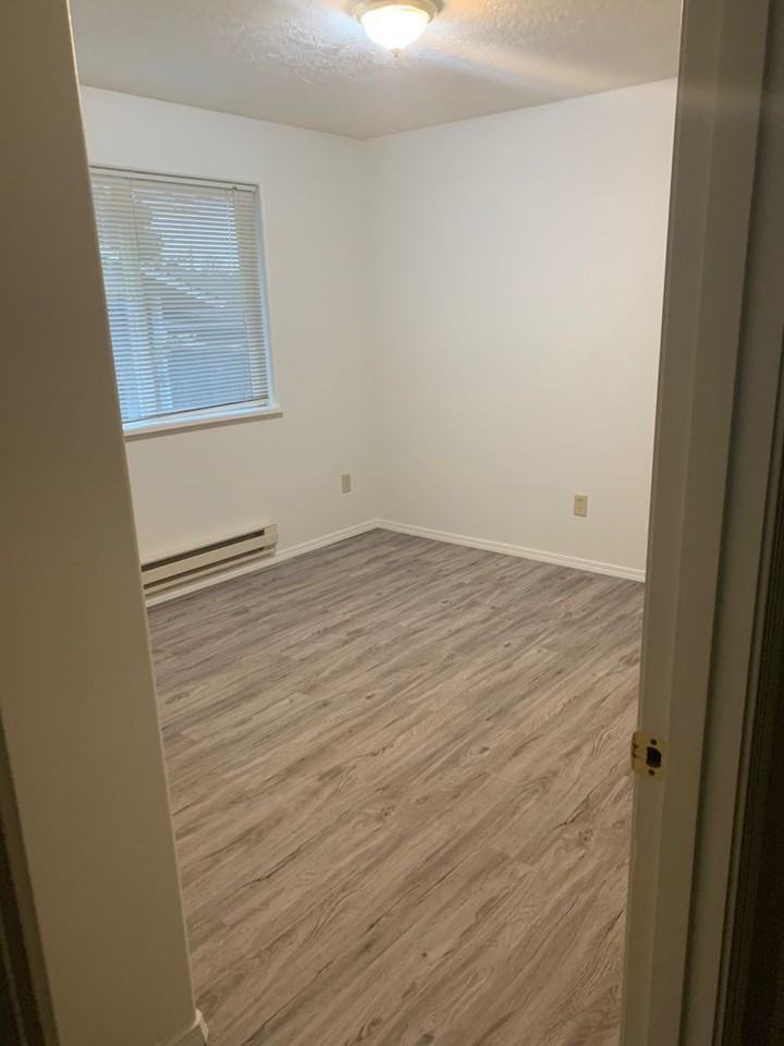 2115 Wilson Ave - Photo 4 of 6