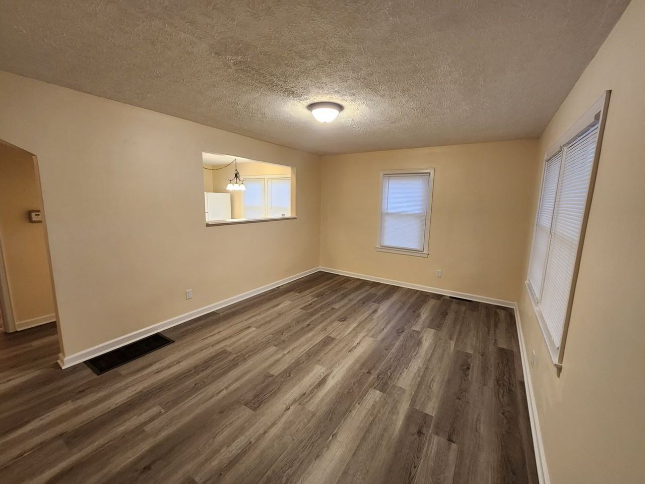 1726 Sonne Ave - Photo 2 of 16