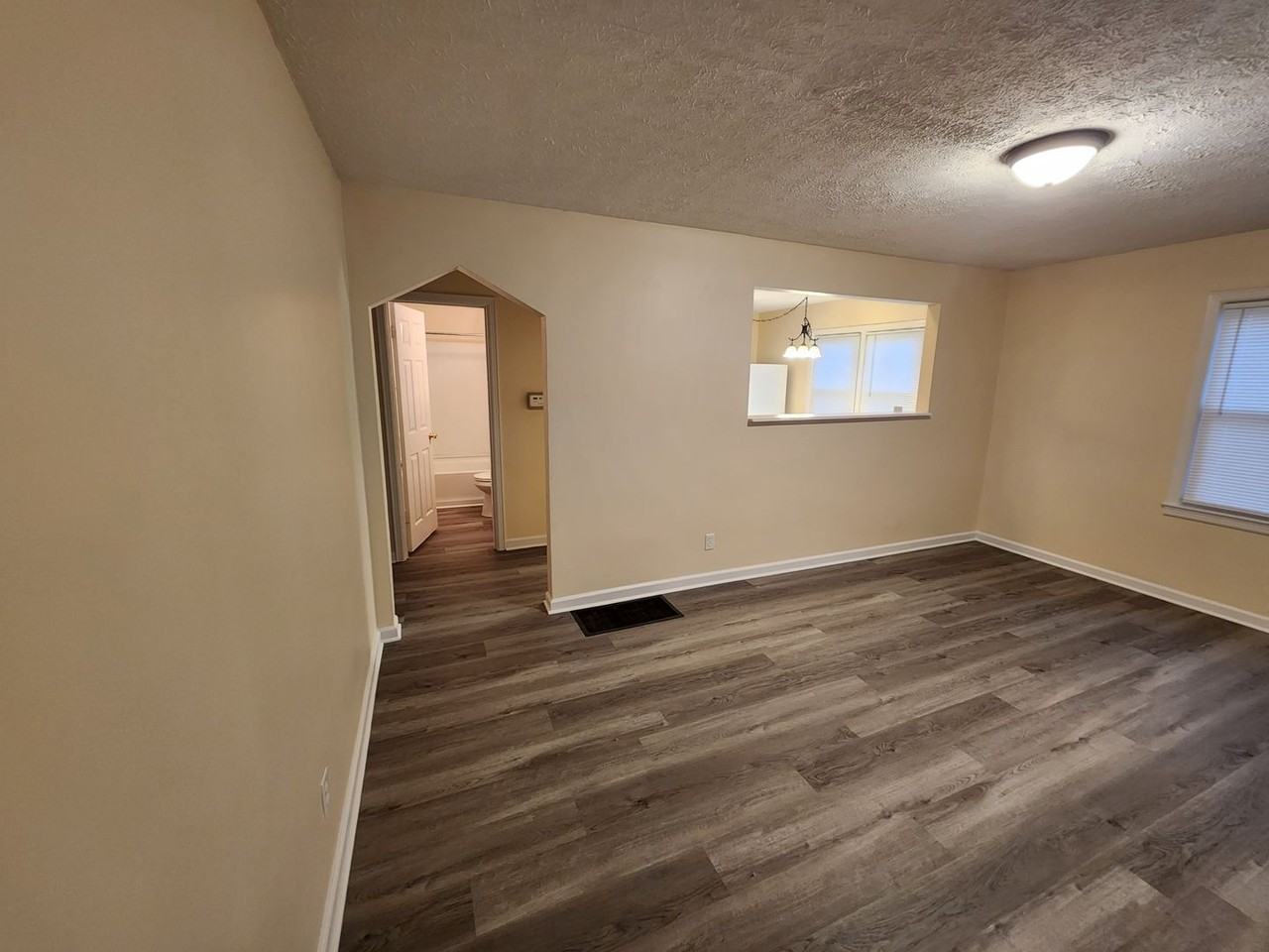 1726 Sonne Ave - Photo 3 of 16