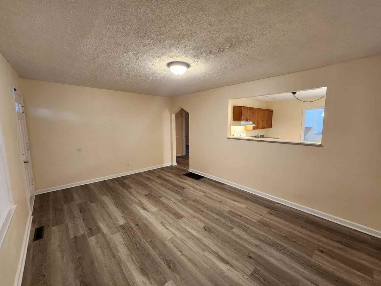 1726 Sonne Ave - Photo 4 of 16