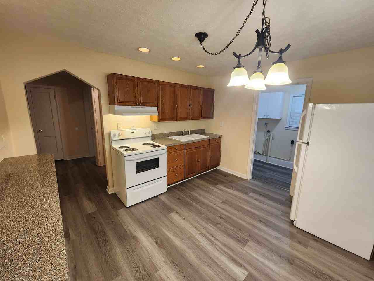 1726 Sonne Ave - Photo 6 of 16