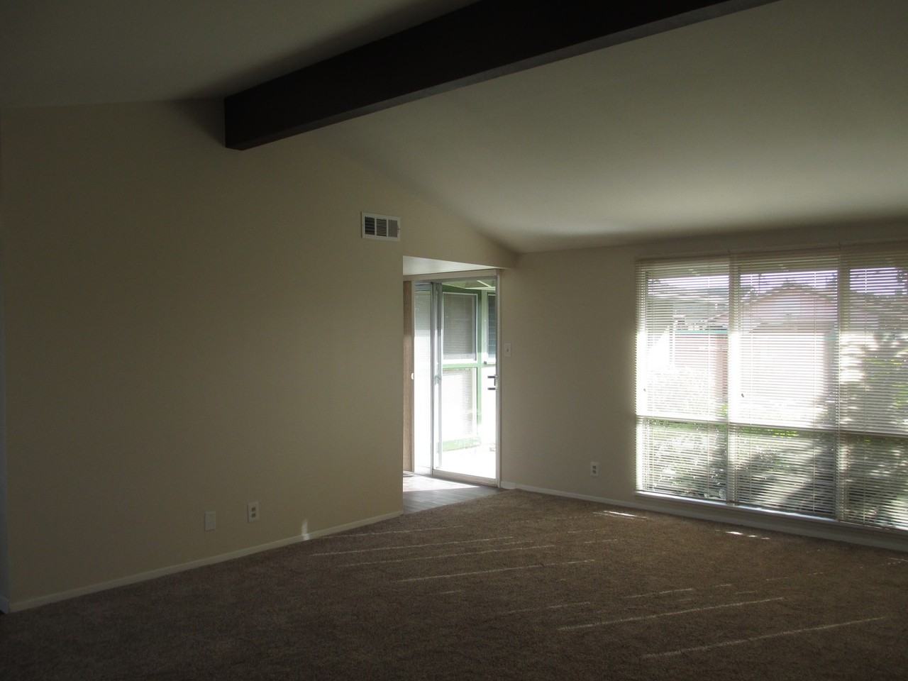 1100 Gardenia St - Photo 3 of 15