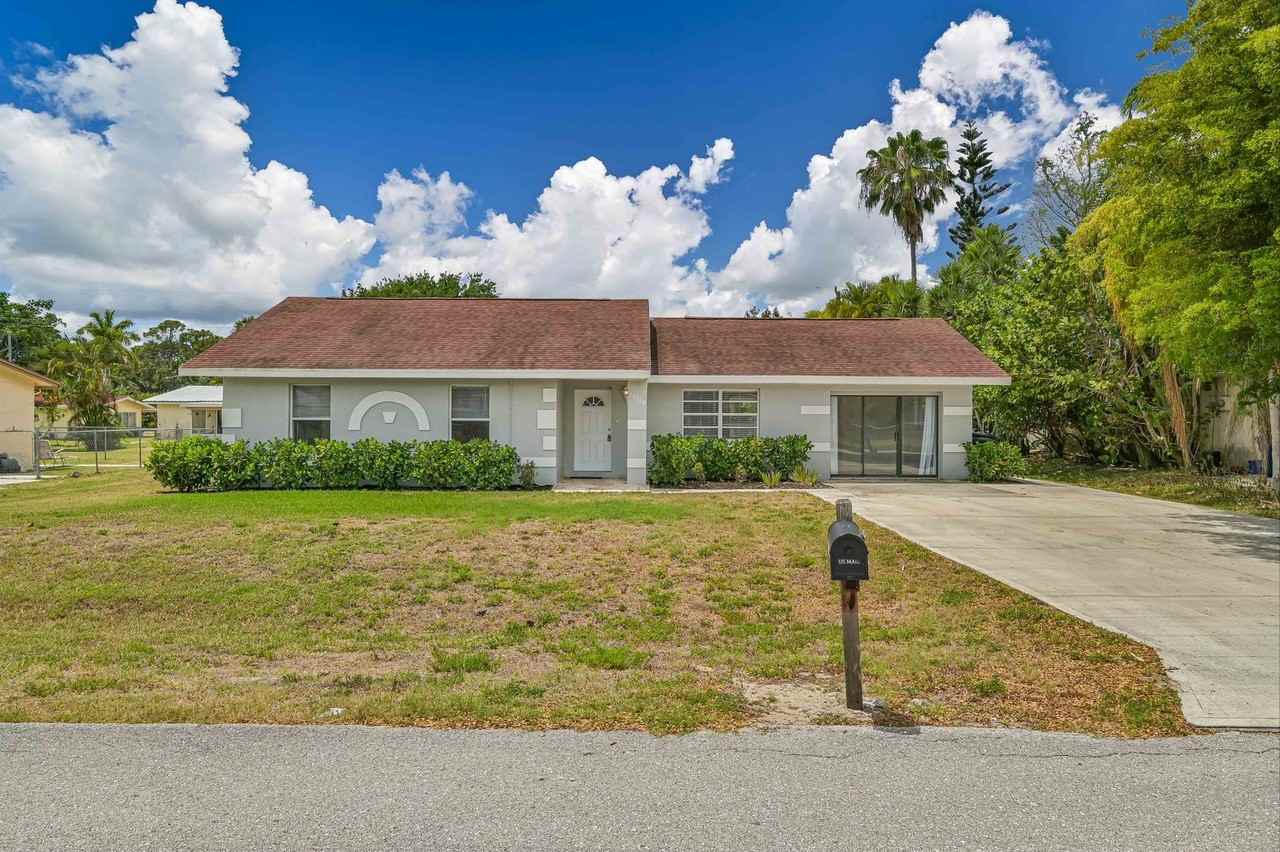 18522 Evergreen Rd - Photo 2 of 21