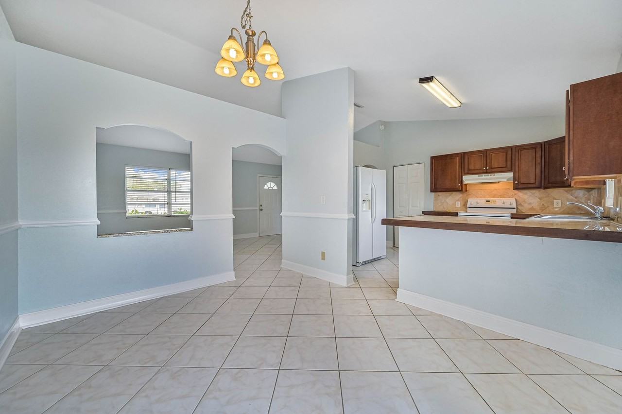 18522 Evergreen Rd - Photo 6 of 21