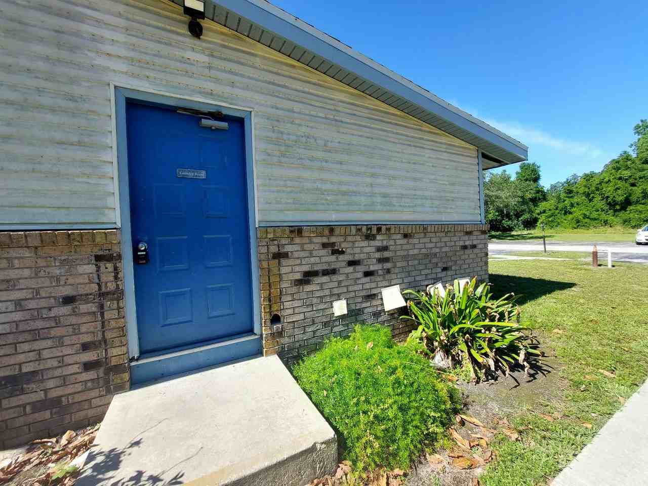 Bear Creek Apartments - Photo 6 of 21