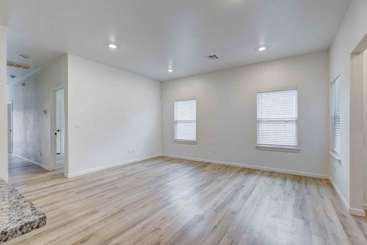 1129 Carpe Diem Ct - Photo 2 of 14