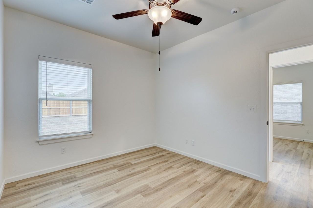 1129 Carpe Diem Ct - Photo 5 of 14