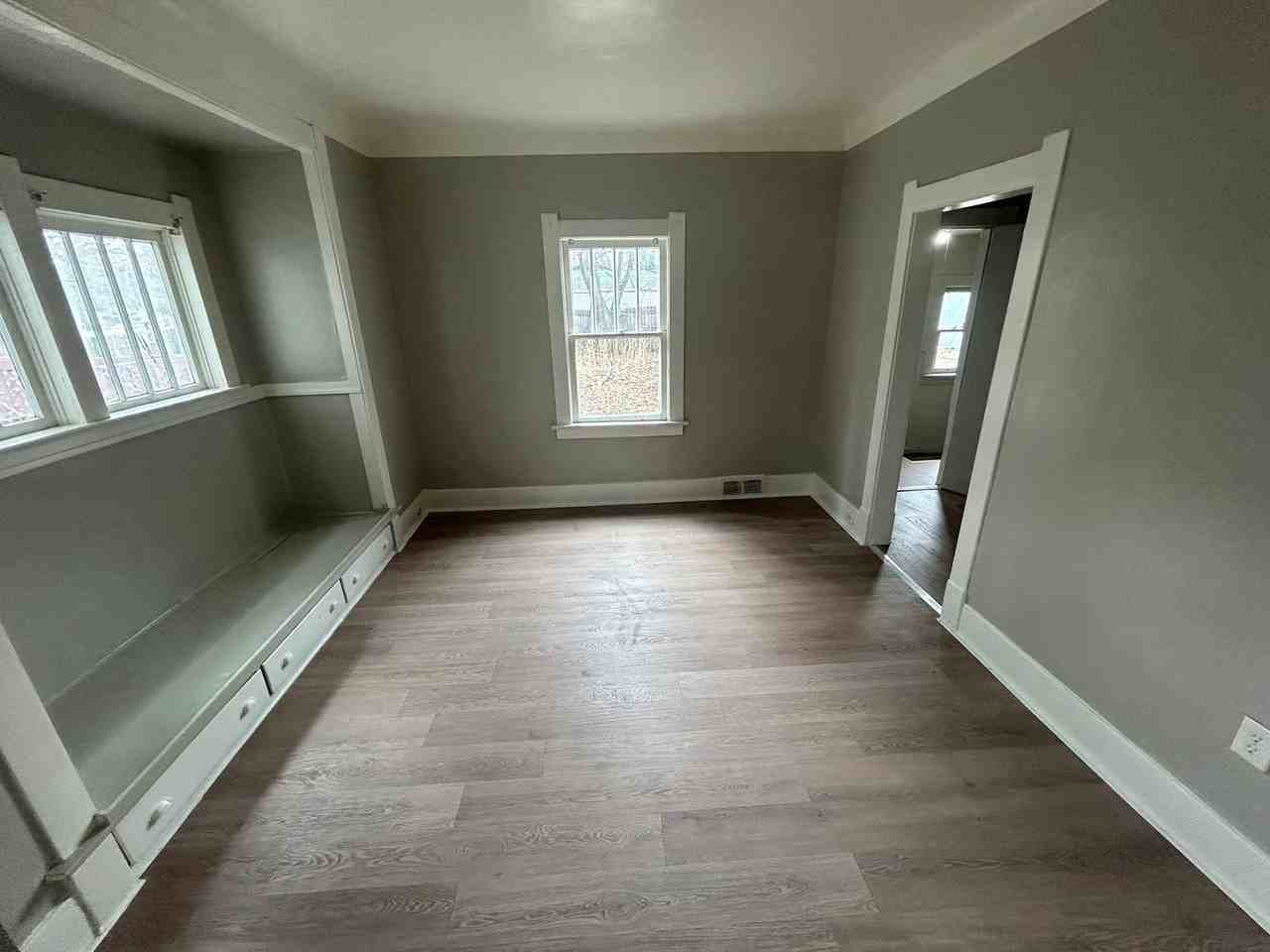 1705 Marlow Rd - Photo 3 of 11