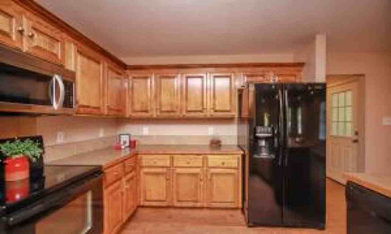 1303 S 11th St - Photo 4 of 32