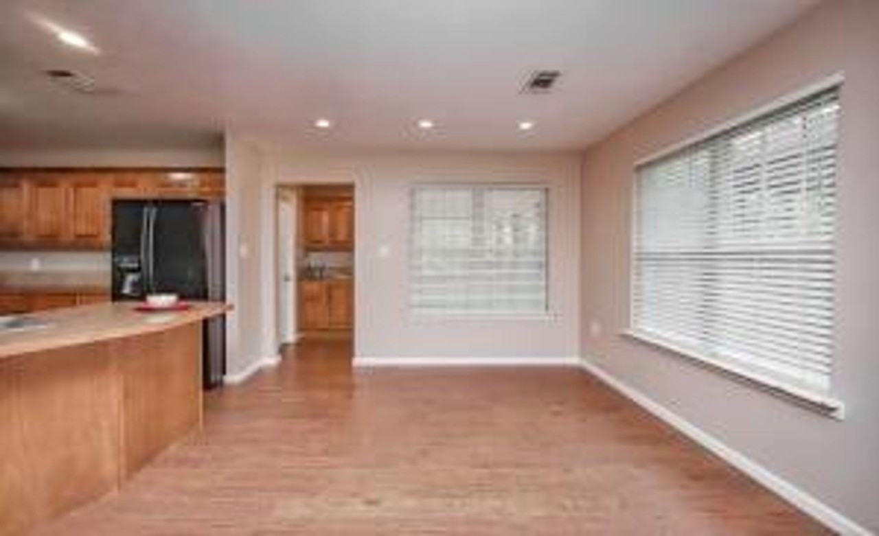 1303 S 11th St - Photo 7 of 32