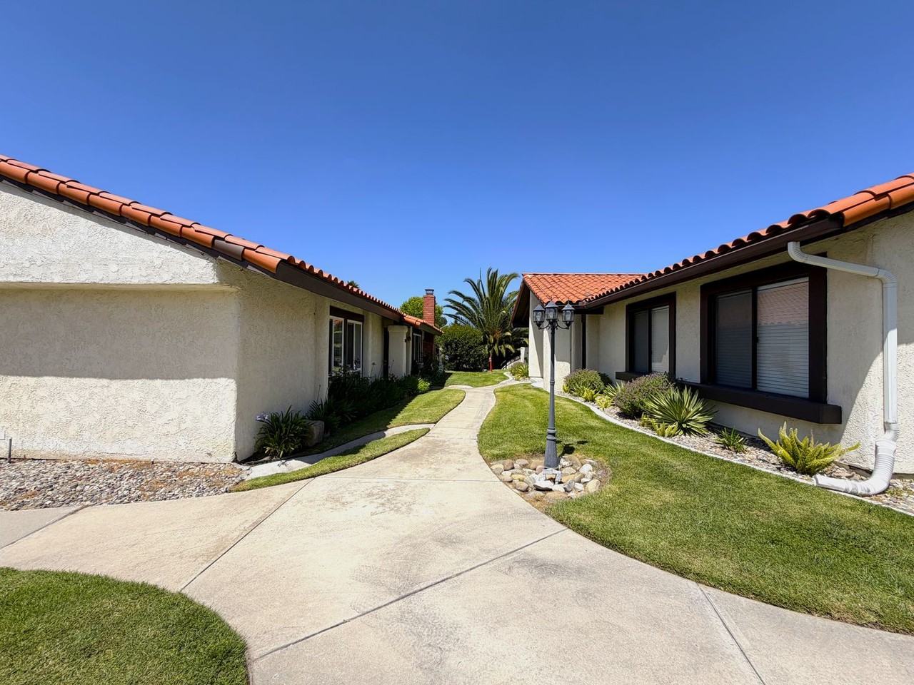 3949 Mesa Circle Dr - Photo 3 of 3