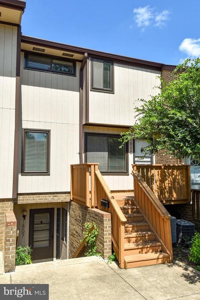 1809 Westwind Way - Photo 2 of 48