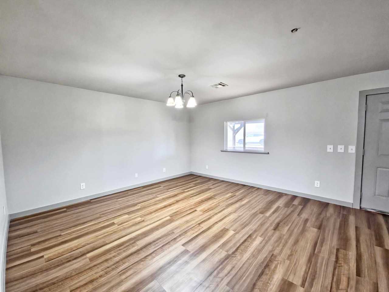 2750 Cobalt Ct Nw - Photo 5 of 27