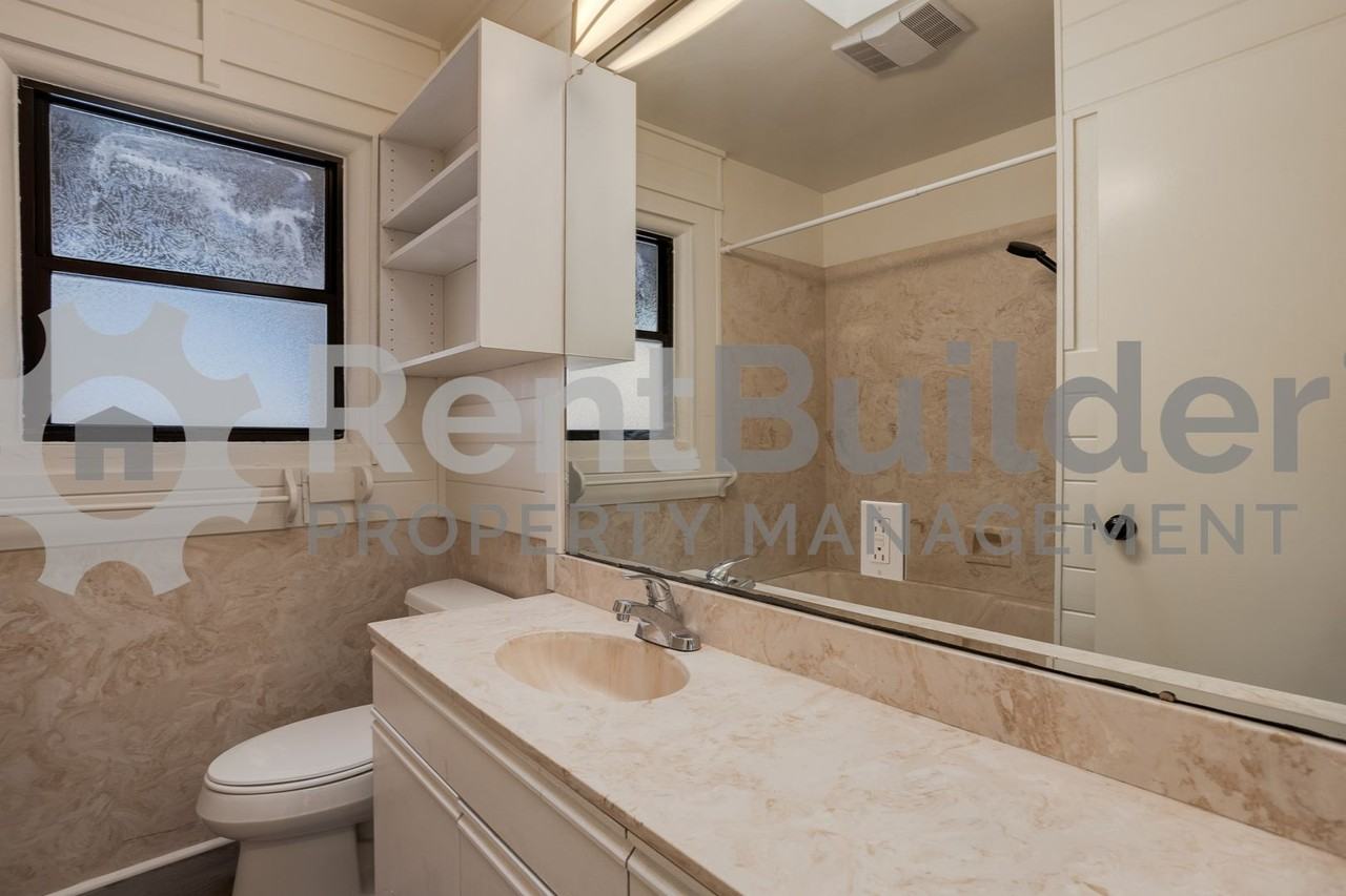 3306 Mackland Ave Ne - Photo 4 of 25