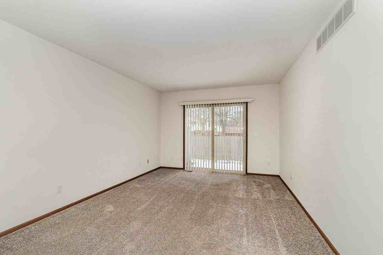 2413 Morning Dawn Dr - Photo 5 of 36