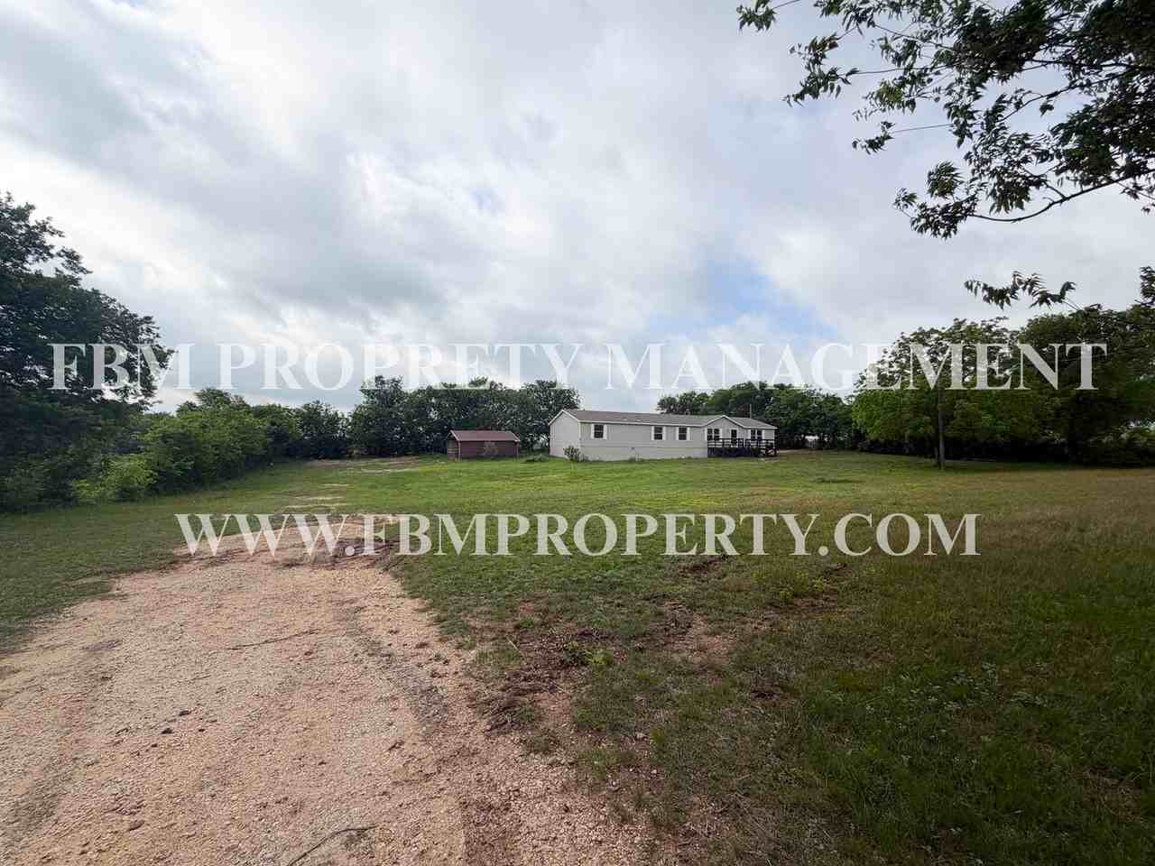 1075 Pluto Rd - Photo 3 of 20