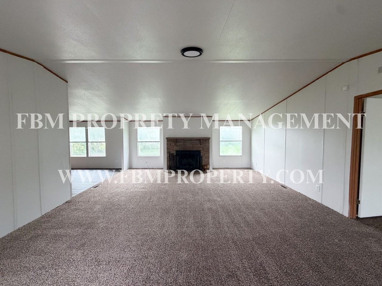 1075 Pluto Rd - Photo 5 of 20