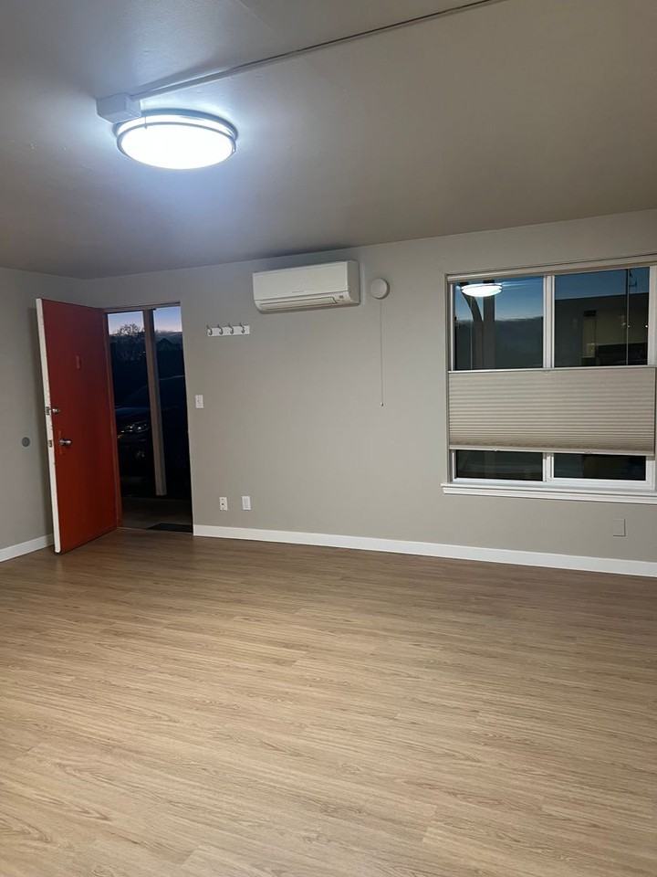 The Chateau Apartments - Photo 7 of 21