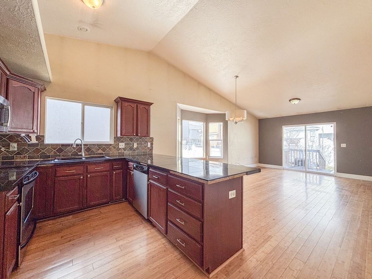 3482 W Haven Cv - Photo 3 of 14