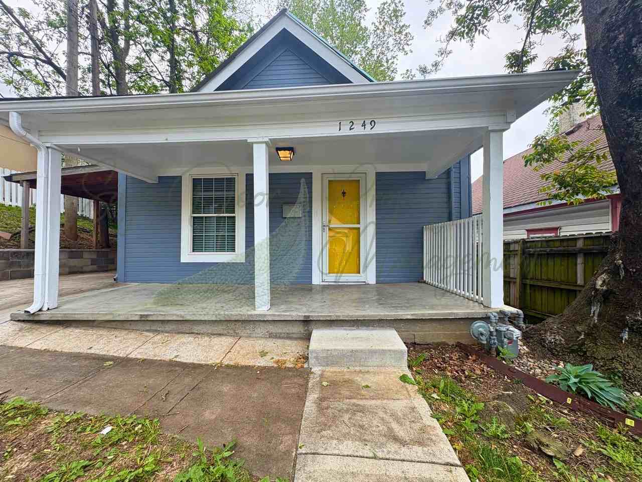 1249 Bunker Ave - Photo 3 of 20